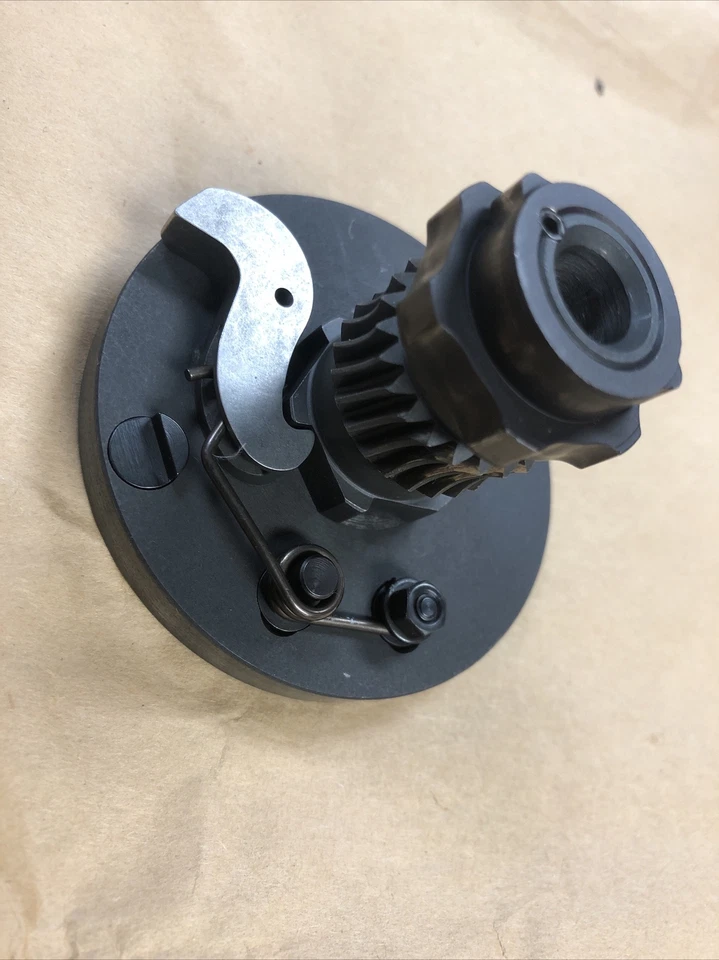 Furo inferior Juki MBH-180 parafuso prisioneiro de rolamento ranhurado cam Asm, para máquina de cor branca - Imagem 4 de 4