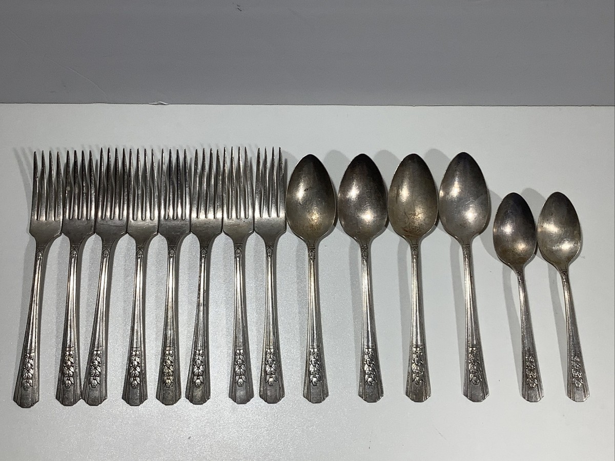 Wm A Rogers A1 Plus Oneida Ltd 1938 ROSALIE PATTERN 14 Pc Silver