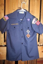 Boy Scouts of America BSA Youth Shirt Medium Cub Blue SEWN on patches