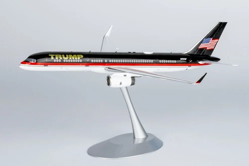 NG Models 1:200 Donald Trump Force One Boeing 757-200 N757AF (42037) - Picture 8 of 13