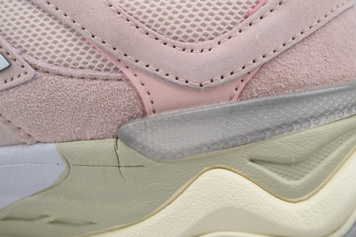 New Balance 9060 Pink Haze Men display picture 2