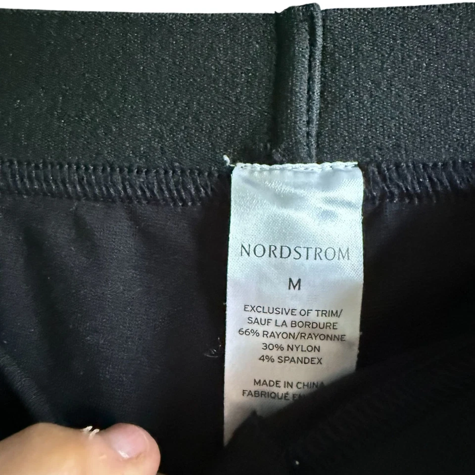 Leggings skinny Nordstrom stretch enfeitada feminina tamanho médio preta - Imagem 4 de 4