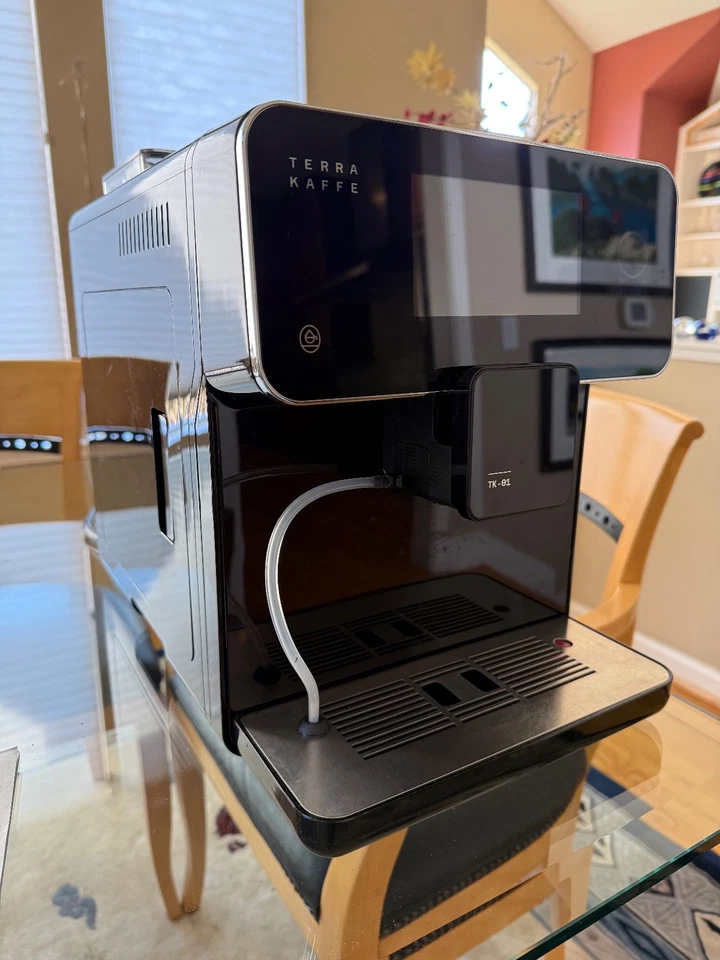 Máquina de café espresso súper automática Terra Kaffe TK-01 negra tal cual Foto 2 de 4