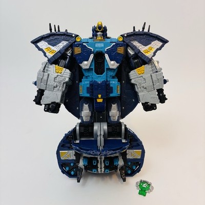 Hasbro Transformers Cybertron Supreme Class Cybertron Primus Loose With One Key