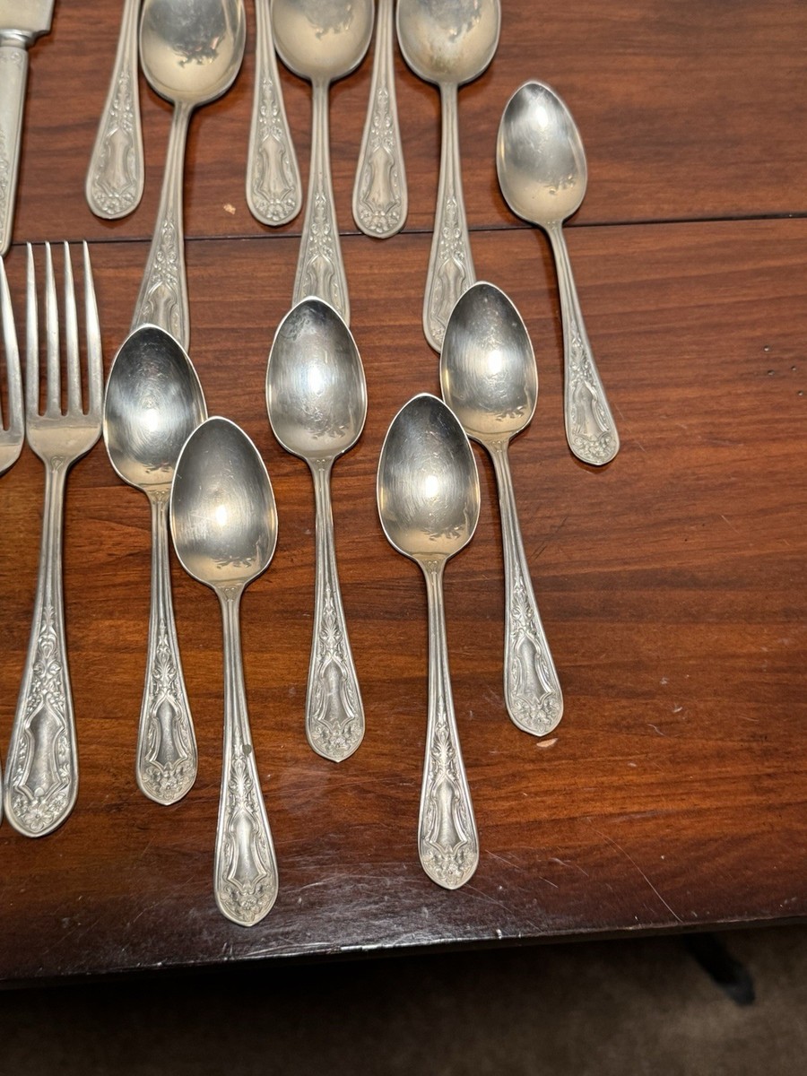 Vintage Floral Rogers Nickel Silver Flatware 26 Piece 6 Each Fork