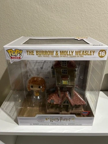 Funko Pop! Town: Harry Potter - The Burrow & Molly Weasley - New York Comic Con