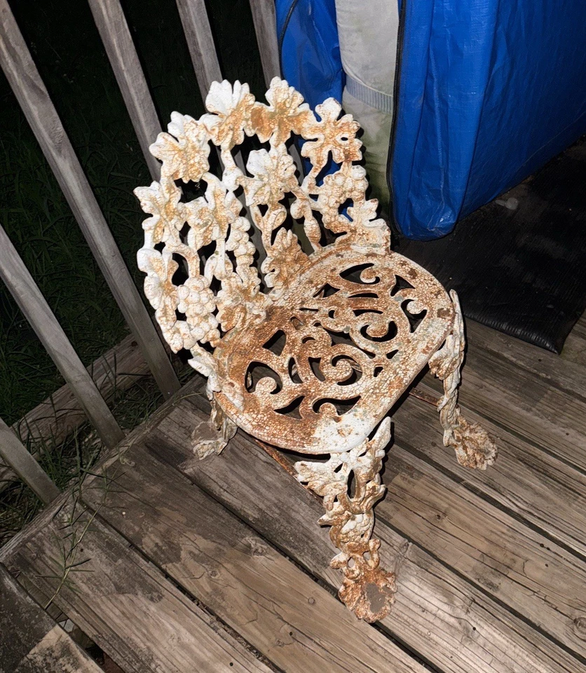 Vintage Cast Iron Victorian Style Grapevine Garden Settee Bench with two chairs - Image 3 of 3