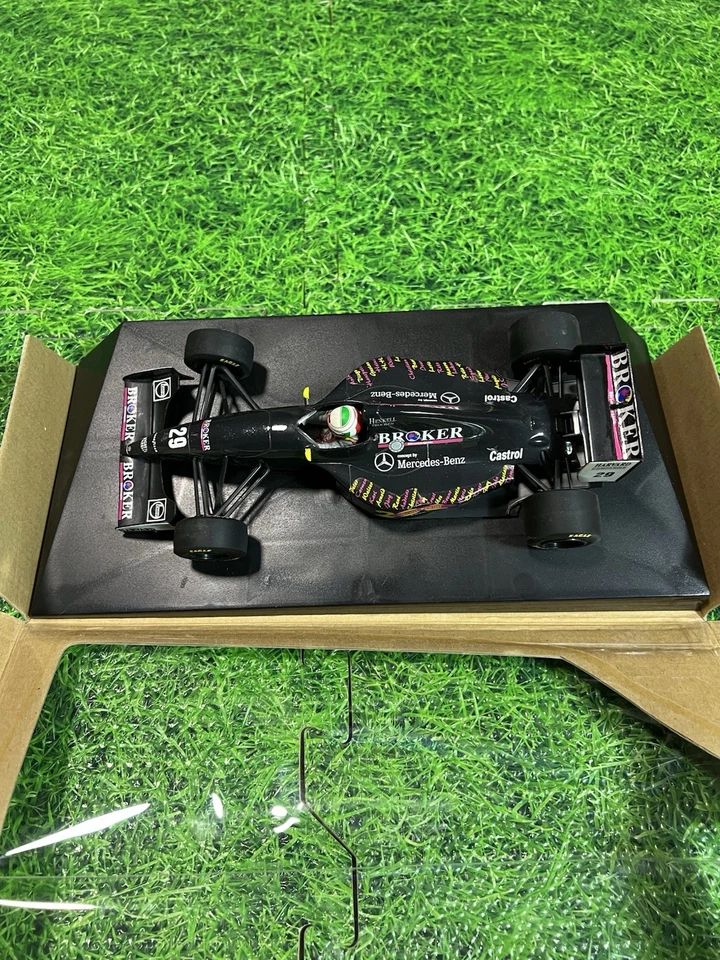 1/18 MINICHAMPS SAUBER MERCEDES C13 CANADA 200th GP 1994 ANDREA DE CESARIS - Image 2 of 4