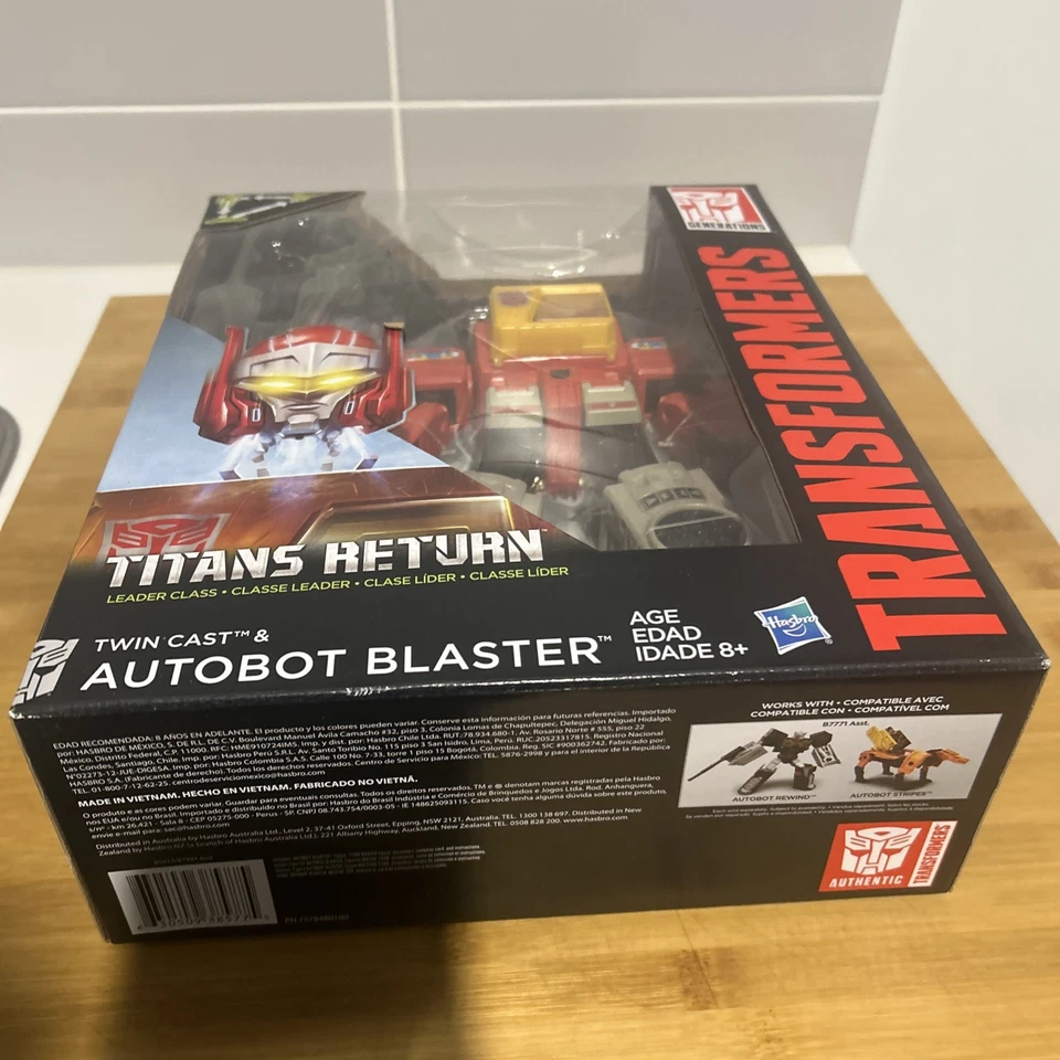 Blaster & Twincast Autobot Transformers Titans Return Leader Class Hasbro 2015 - Image 2 of 4