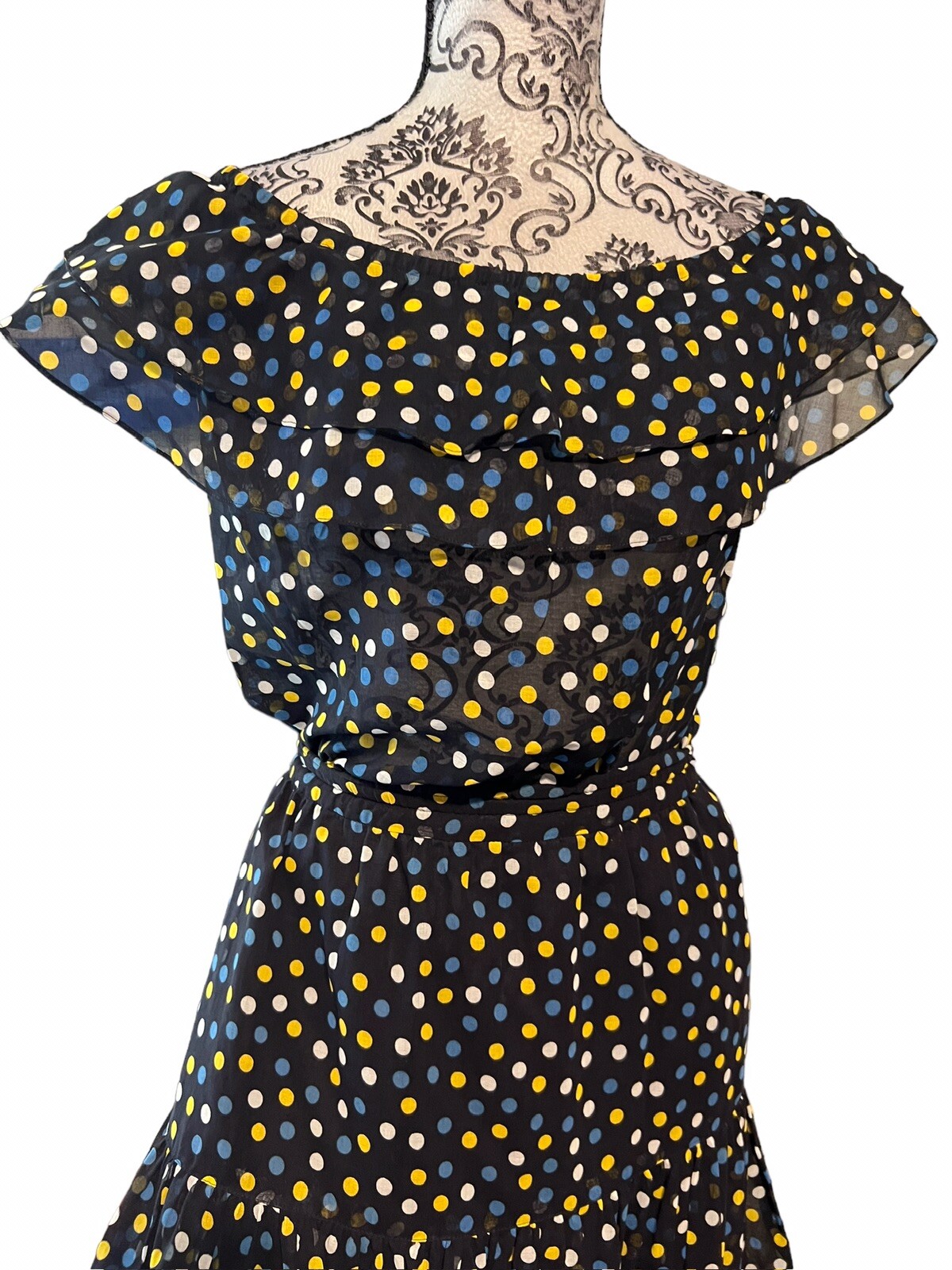 YVES SAINT LAURENT donna gonna grande e blusa media con volant blu navy a pois