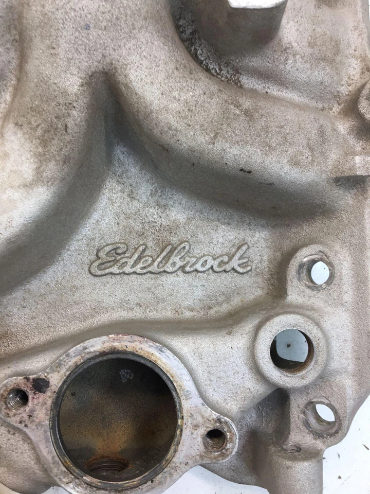 Intake Manifold CHEVY FULL SIZE 70 71 72 - Image 4 of 4