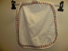 Wärmeflaschenüberzug natur mit Blumen bestickt