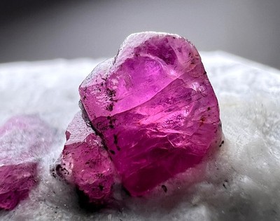 259 CT. Full Terminated Pinkish Red Ruby Crystals On Matrix - Jagdalek, AFG