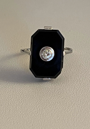 Bague Art Deco onyx et diamants en or jaune et platine