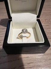 The Diamond Store 1.00 Ct VVS2 Lab Grown Halo 18K Gold Size L Hallmarked Ring