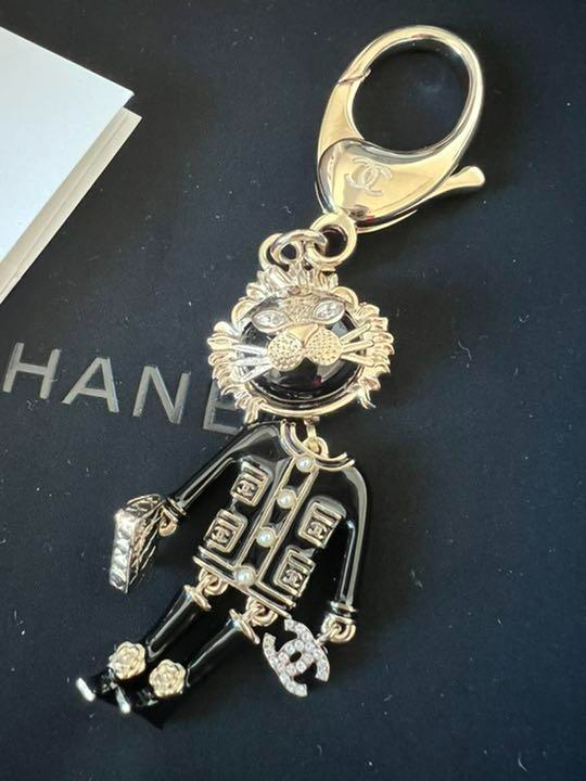 Chanel Lion CC Logo Enamel Crystal Pearl Bag Black Jacket Chanel Lion CC Logo Enamel Crystal Pearl Bag Black Jacket