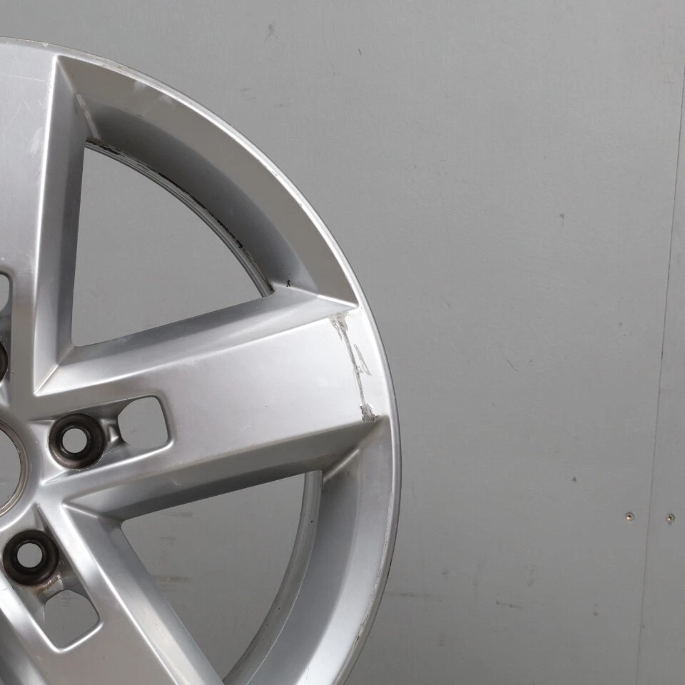 Llanta Volkswagen Touareg 2011-2016 19 X 8,5 Everest 7P6601025AE OEM usada Foto 3 de 4