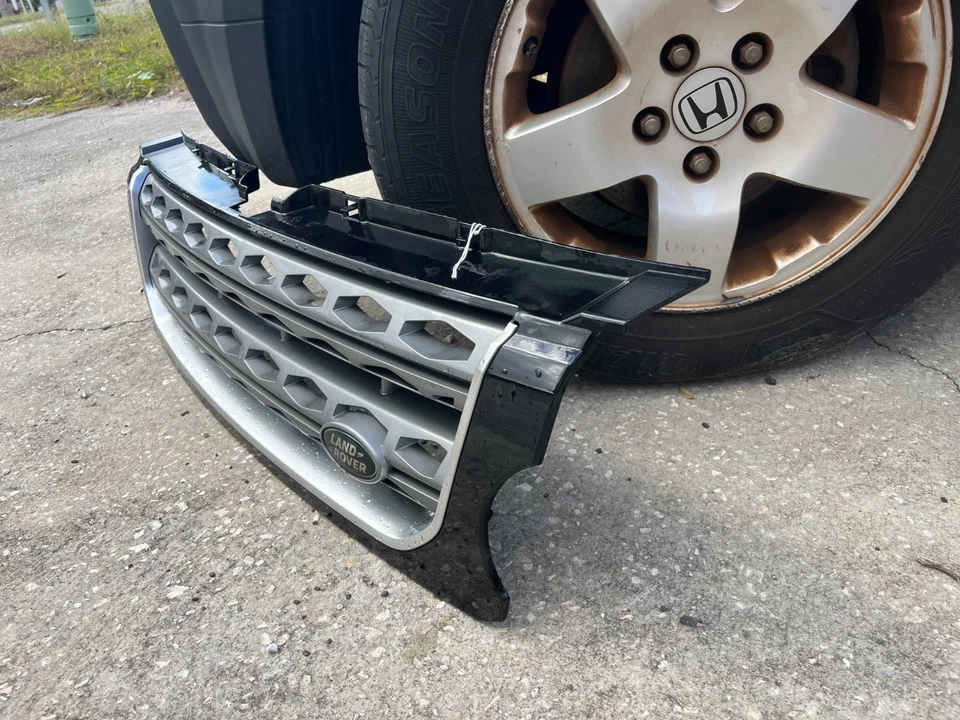 Parachoques delantero Land Rover LR4 2014-2016 PARRILLA SUPERIOR EH2M-8138-A Foto 3 de 4