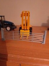 1/32 Scale 16ft Farm Gate With Concrete Posts For Britain's Farm.