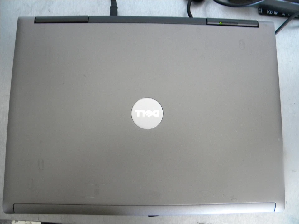 Batería nueva serie Dell Latitude D830 C2D 2,20 GHz 2 GB 500 GB XPP 1680x1050 DB9 Foto 4 de 4