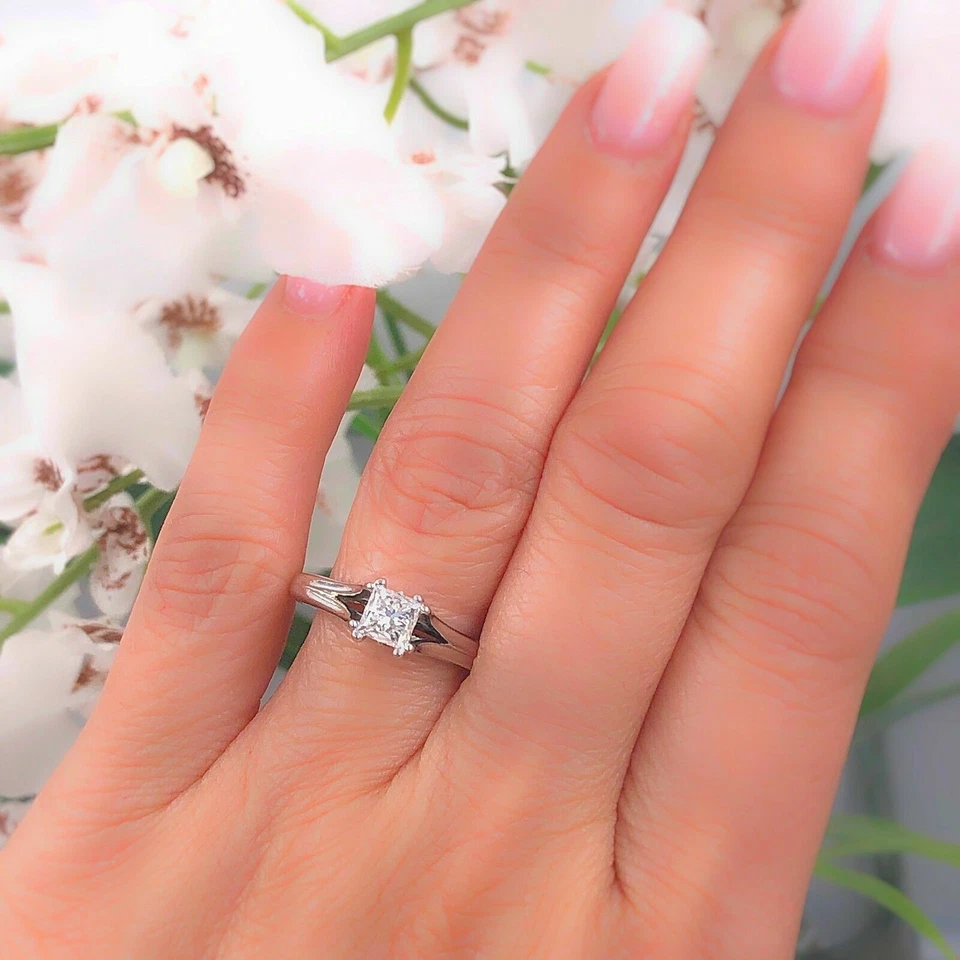 Anillo de compromiso VERA WANG Love Collection 0,85 tcw oro blanco 18k Foto 2 de 4