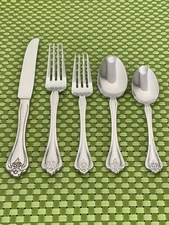 Oneida BOUTONNIERE Stainless Glossy NEW Flatware SMART CHOICE