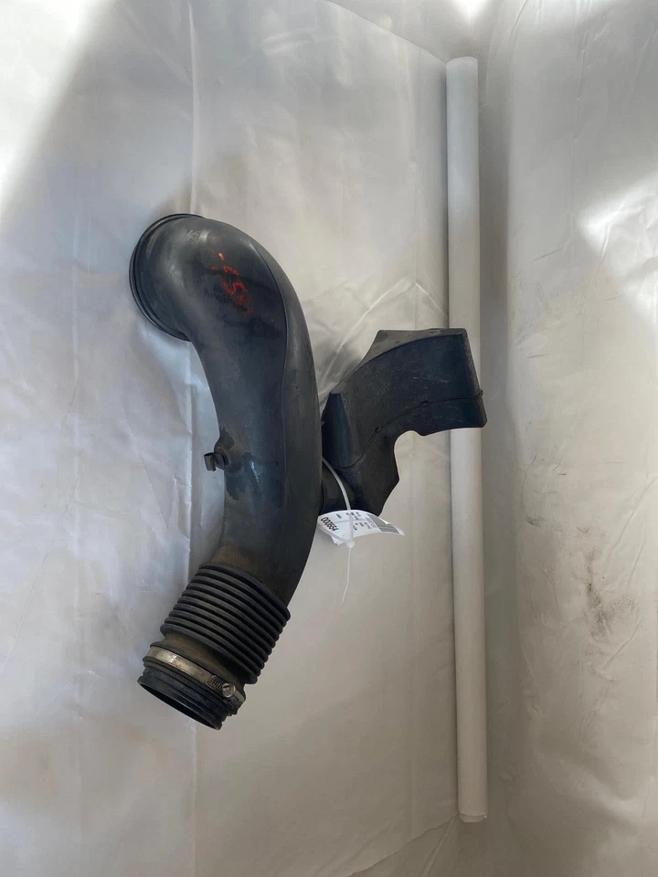 Трубка воздухозаборника впускного шланга двигателя 2005 BMW X5 с резонатором изготовитель оборудования - Изображение 2 из 4