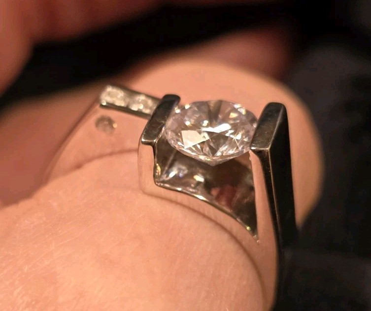 Anillo de piedras preciosas de plata 925 talla 12,75 para hombre, estilo de tensión suspendida, muy único