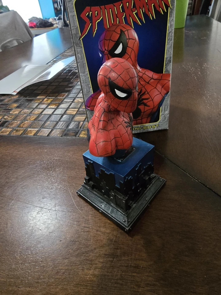 Marvel Bowen Mini-Bust 🕷 Spider-man 🕸 2001 Limited #8373/12000 Comic MCU Gift - Image 2 of 4