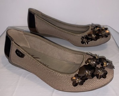 Ann Klein AK Sport AK Ballernia Flats Shoe 6M Lt Brown Floral Embellished