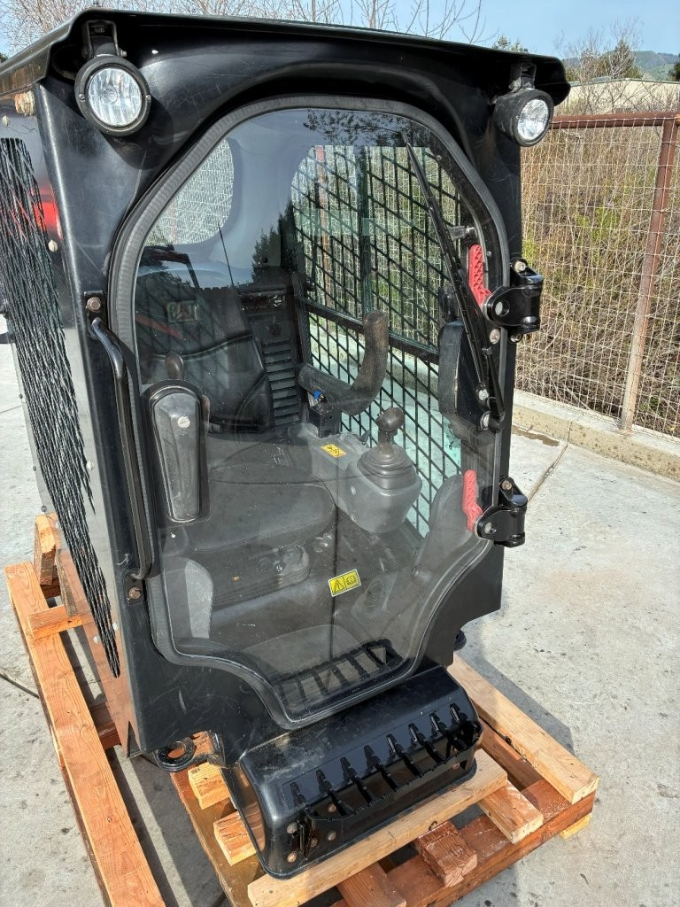 COMPLETE Cat D model Skid Steer Cab (Canopy) 418-5962 547-8100