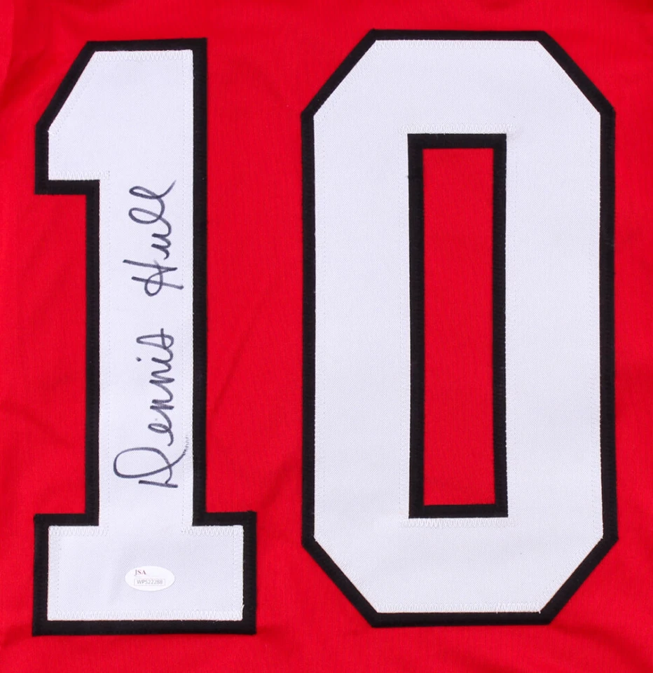 DENNIS HULL AUTOGRAPHED JERSEY AND COA WP522288 - Image 2 of 4