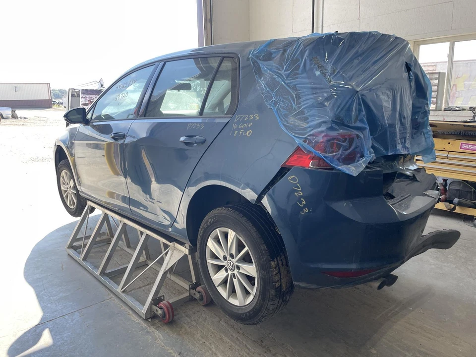 Used Right Headlight Assembly fits: 2016 Volkswagen Golf Htbk Base halogen R. Ri - Image 3 of 4