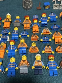 MASSIVE Lego Construction Lot City Minifigure Part 7638,60152,5930,60181,60026 +