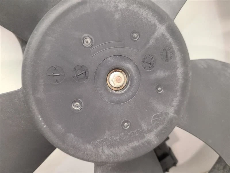 2006-2011 CHEVROLET HHR Radiator Fan Motor Fan Assembly 25784660 - Image 4 of 4