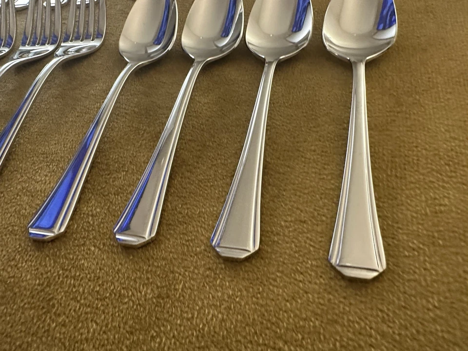 SERVICE FOR FOUR Retroneu ASCOT Stainless 18/8 Korea Glossy Flatware - Image 4 of 4