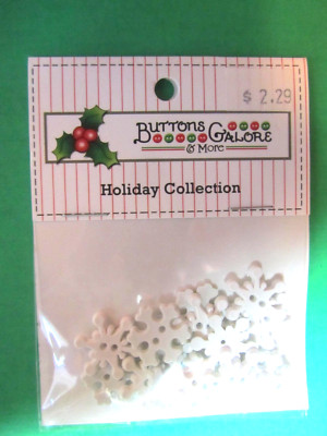 BUTTONS GALORE & MORE HOLIDAY COLLECTION SNOWFLAKES NOVELTY CRAFT BUTTONS-1/135