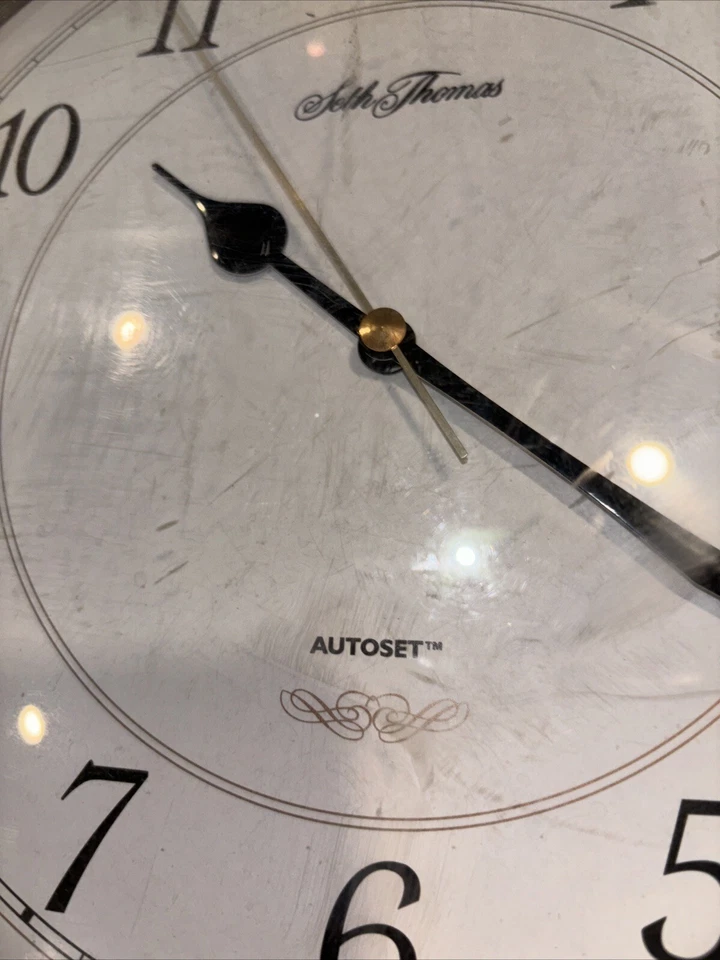 SETH THOMAS "AUTOSET" Reloj de Pared Cuarzo Zona Horaria Automático 12” Madera Grano Estilo Foto 3 de 4