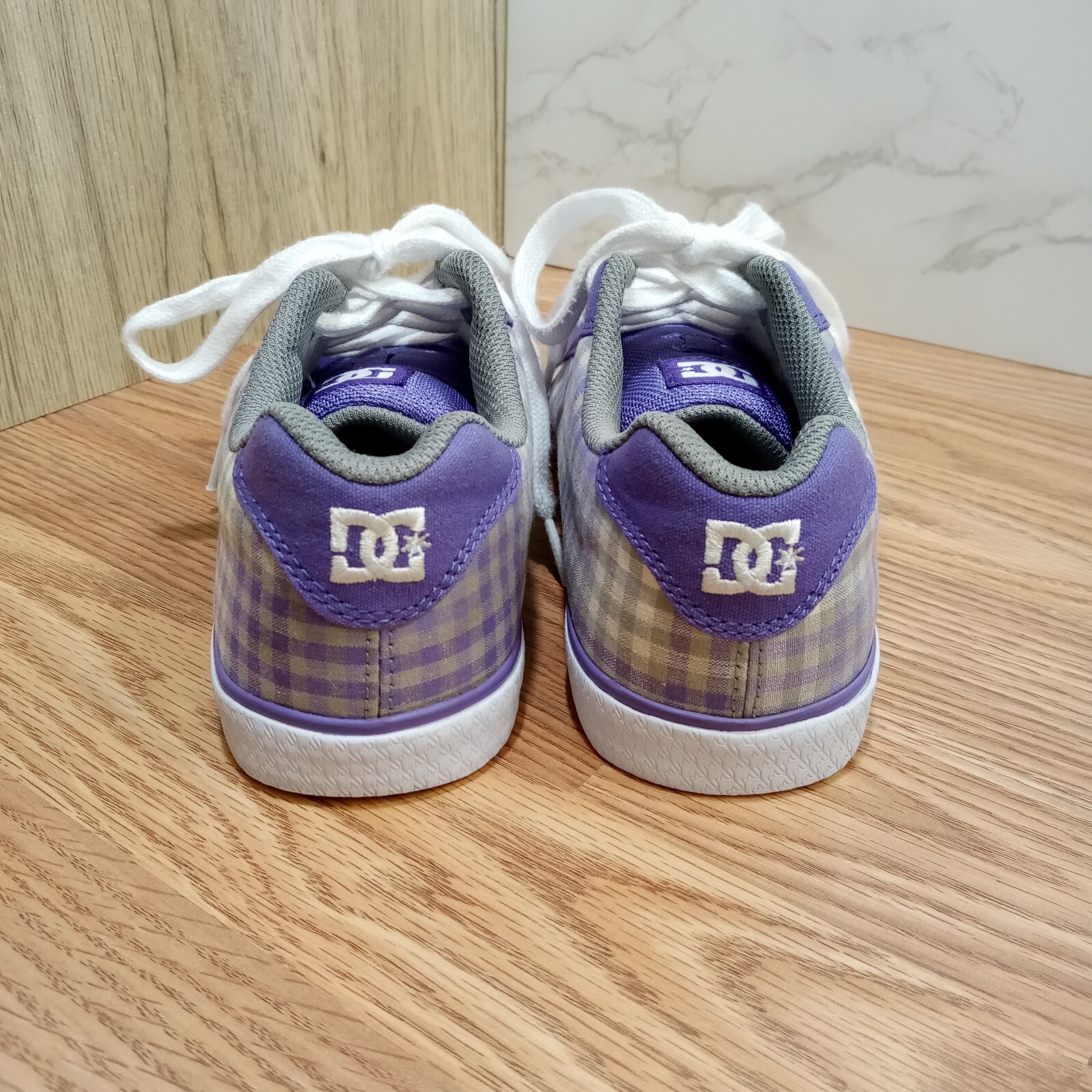 dc skate shoes womens