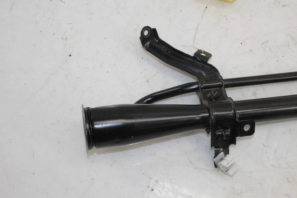 Гриф топливного бака 2009-2014 Acura TL 3,7 л от оригинального производителя - Изображение 4 из 4