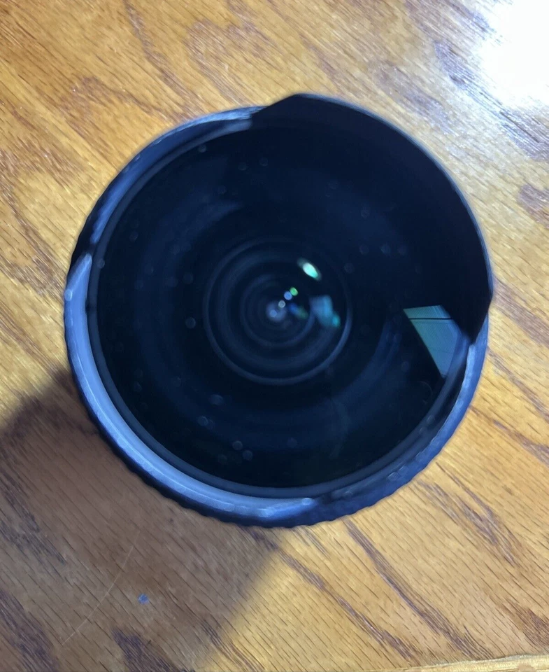 Tokina Fisheye 10/17 F3.5-4.5 DX, para adaptarse al estado Nicon usado Foto 4 de 4