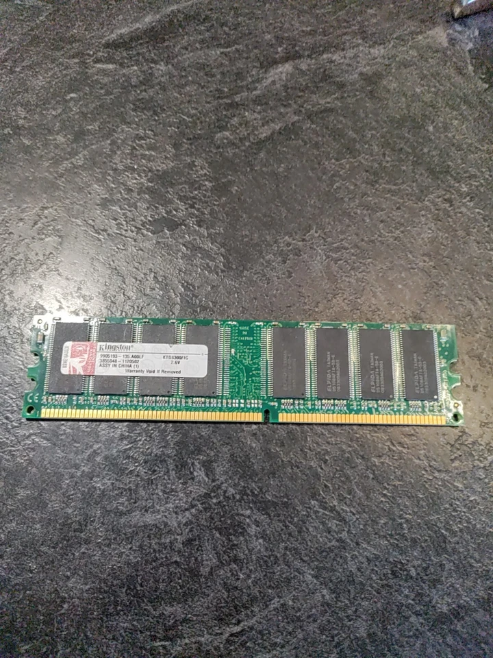 1GB Kingston KTD8300/1G PC3200U 400MHz DDR1 Memory Module.  NT5DS64M8BS-5T - Image 4 of 4