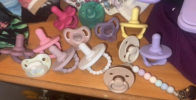 baby pacifiers and bottles