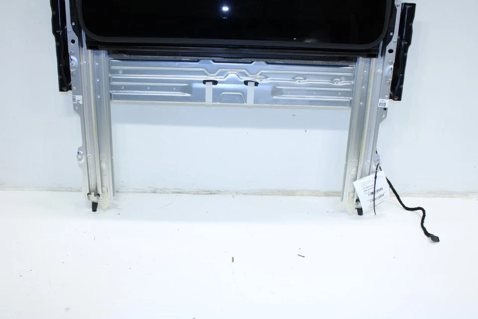 BMW 435i Gran Coupé xDrive 2015-2016 marco de techo corredizo con vidrio 54-10-7-300-238 OEM Foto 4 de 4