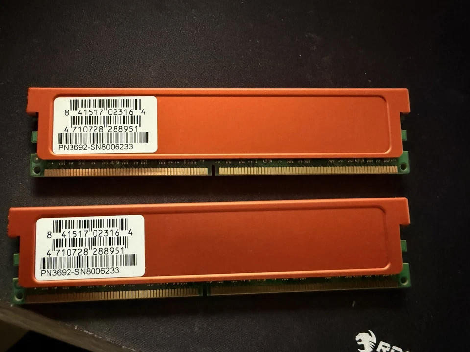 2x GEIL GX22GB6400UDC (2GB, PC2-6400 (DDR2-800), DDR2 SDRAM, 800 MHz, DIMM... - Imagem 2 de 2