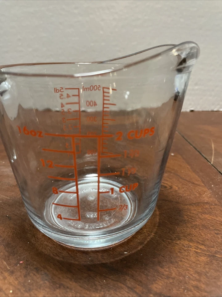 Vintage Anchor Hocking 2 Cup 500 ml Glass Measuring Cup W/ Spout - Image 2 of 2