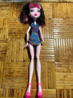 2013 Monster High Draculaura Fangs Make Splash SWIM CLASS Beach Beasties Doll