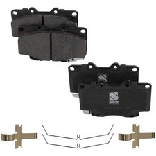 Front Brake Pads Set For Toyota Tacoma 2000 2001 2002