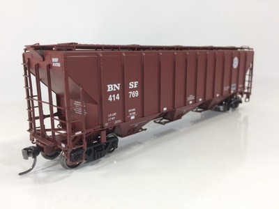 Proto 2000 HO BNSF #414769 4427 PS2-CD High-Side Covered Hopper Assembled
