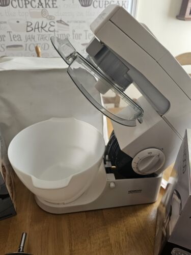 Kenwood Chef Premier KMC510 1000w Stand Food Mixer with Bowl & Attachments - Picture 4 of 6
